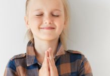 Free download: Praying with the Pope, October 2018, for the mission of religious