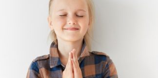 Free download: Praying with the Pope, October 2018, for the mission of religious